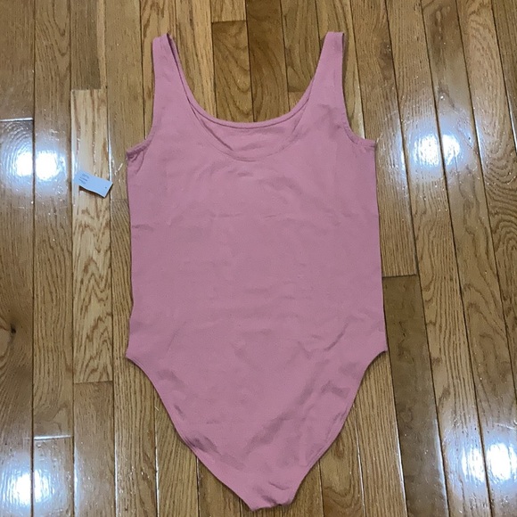 New Gap Bodysuit-M - Picture 2 of 2